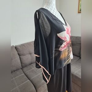 Wallis Black V-Neck Top with Subtle Stitch Detail